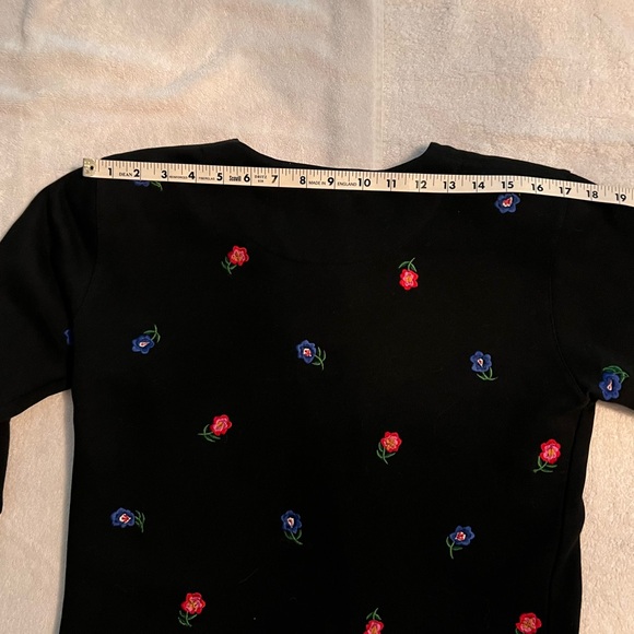 Black Cardigan Size SP Adrienne Vittadini  with pink & blue  Embroidered Flowers - Picture 7 of 10